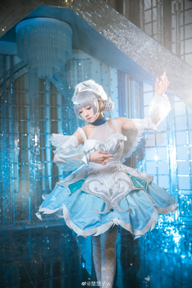 美女玩家cos:小乔·天鹅之梦 coser:楚楚子w