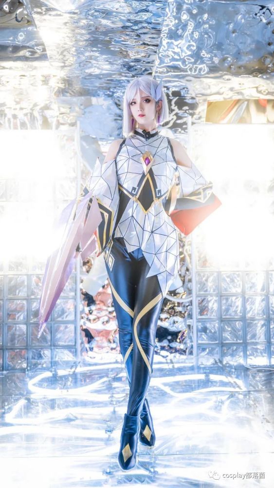 王者荣耀东方镜精美cos.coser:秋楚楚